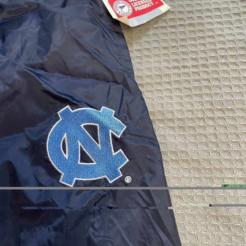 New UNC Carolina Tar Heels Lined Windpants Large Men's Hibbett Sports Nylon Vtg
